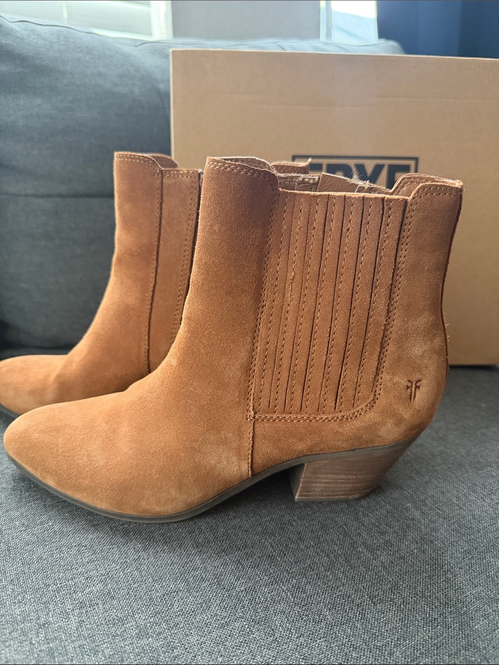 Frye Sandra Cognac Suede Chelsea Western Ankle Boots Women’s 8M